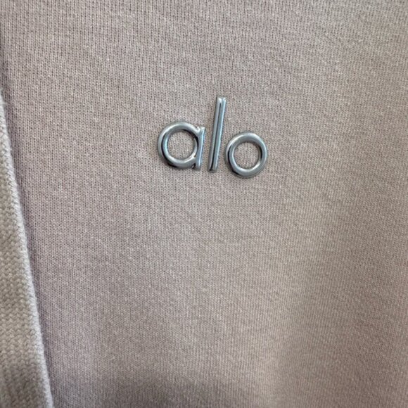 Alo Yoga Accolade Hoodie in Macadamia - Picture 3 of 12